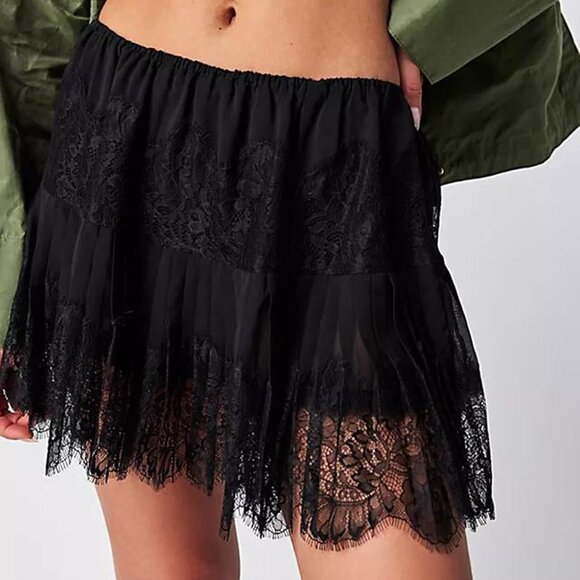 Women Lace Ruffle Mini Skirt Y2k Pleated Sexy Mid Waist Layered Flowy Slip Skirt - Picture 7 of 7